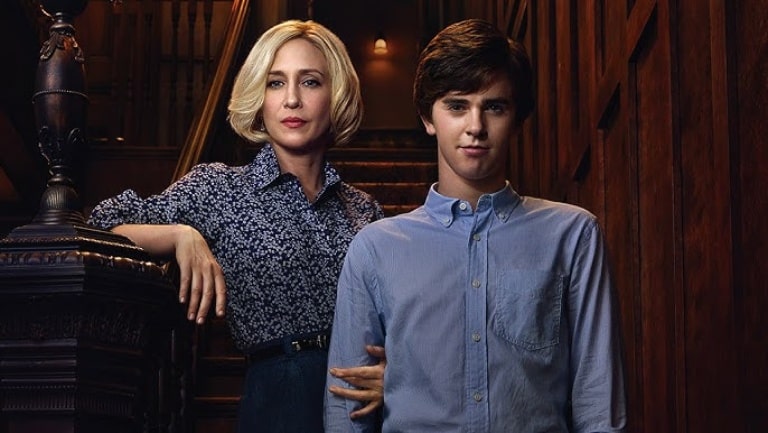 vera farmiga as norma louise bates freddie highmore as norman bates in bates motel