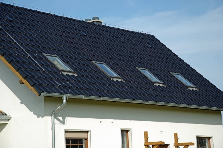 the role of roofing in enhancing energy efficiency