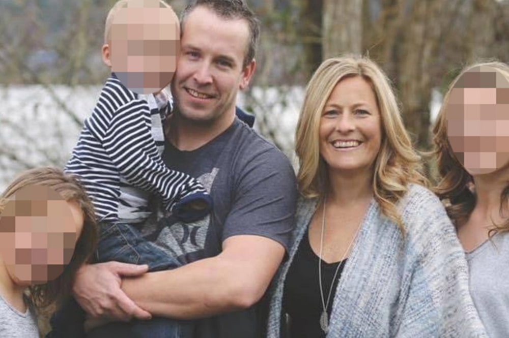 A photo of Dan Hayhurst and his wife circulating online (from their previous marriage to Pamela Anderson, which never ended)