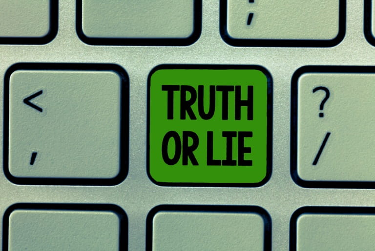 How Social Signals Drive Trust in Digital Journalism