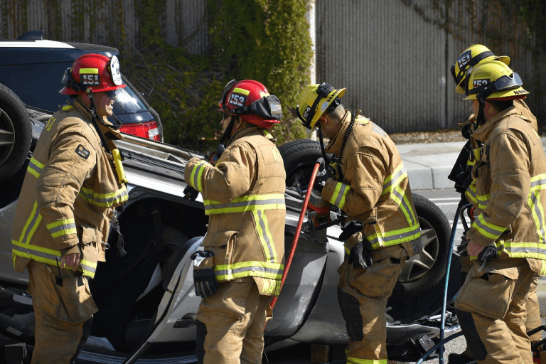 When to Hire a Lawyer After a Car Wreck