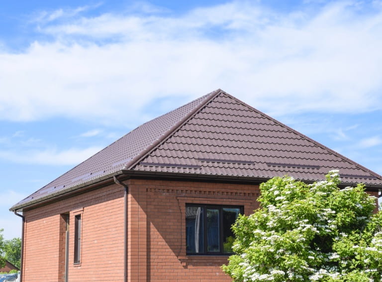 How to Choose the Right Roofing Style to Match a Home's Architecture